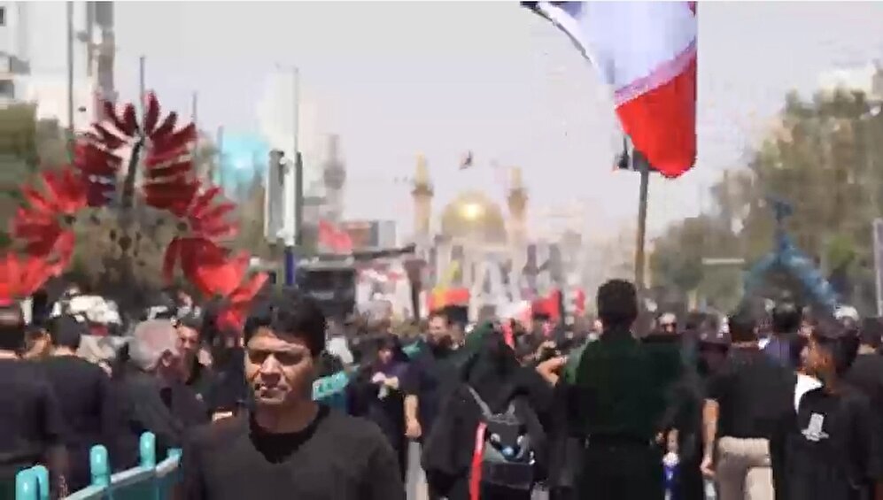 در مسیر راهپیمایی به سمت حرم مقدس رضوی - قسمت اول