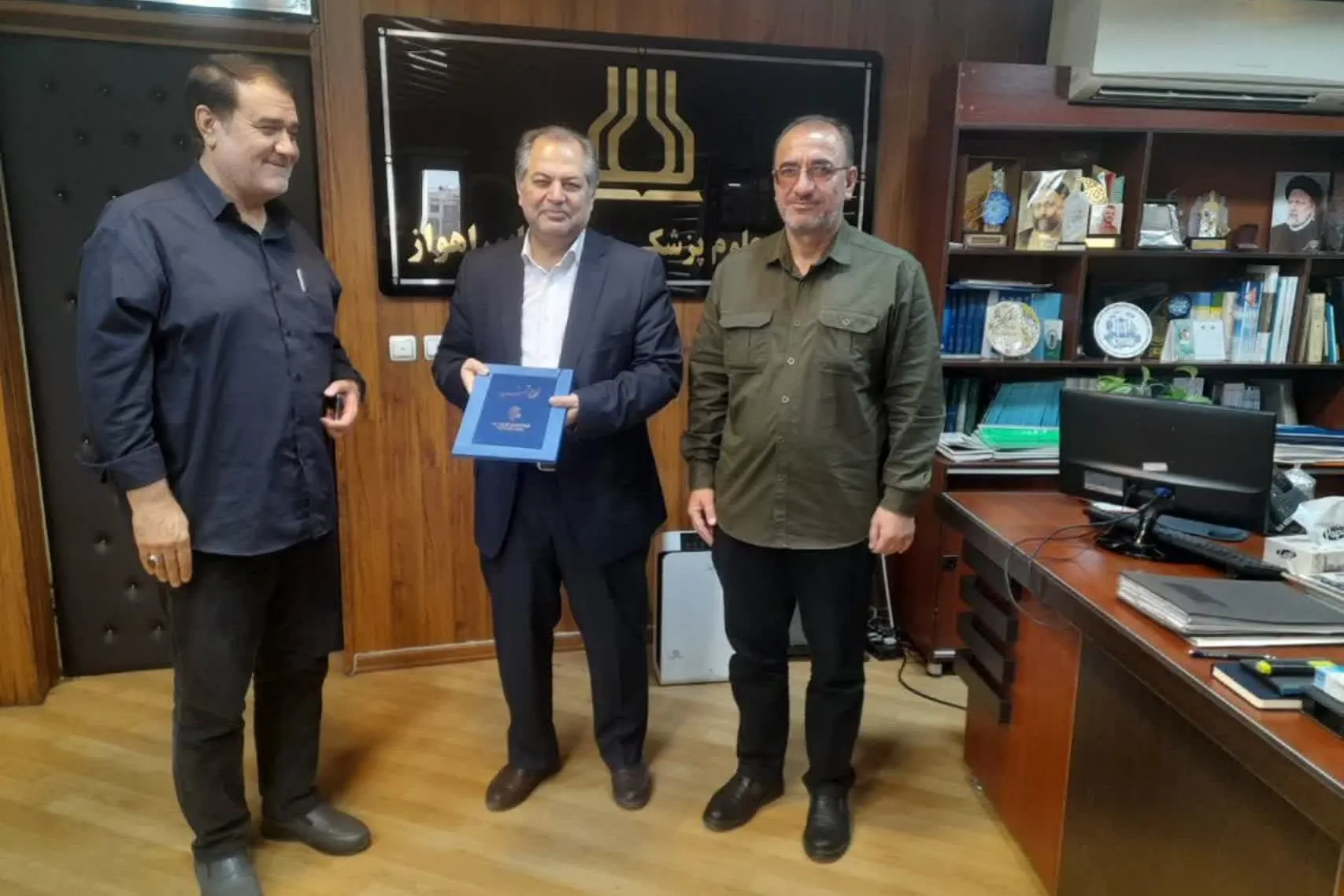 تقدیر معاون بهداری رزمی نیروی زمینی سپاه از رئیس دانشگاه علوم پزشکی اهواز