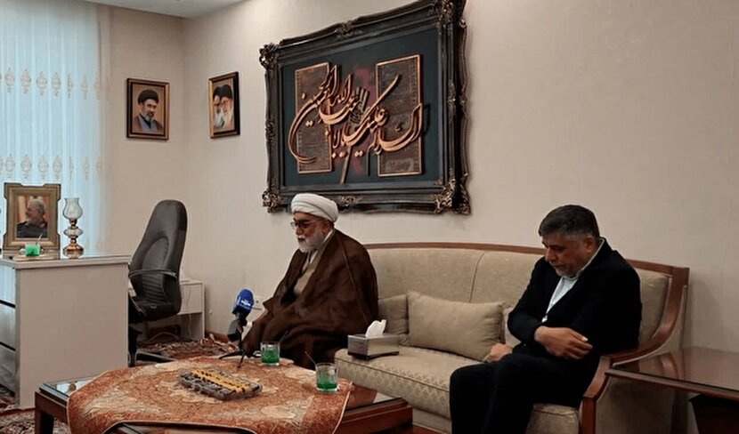 تولیت آستان قدس رضوی با خانواده شهید پاکپور دیدار کرد