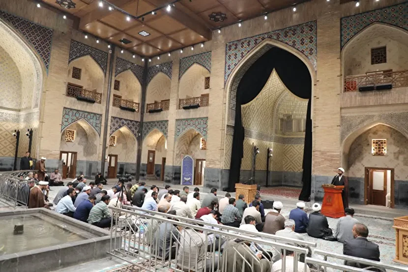 طنین تلاوت جهادگران قرآنی قرارگاه منطقه‌ای ثامن‌الائمه(ع) نیروی زمینی سپاه در جوار بارگاه منور رضوی