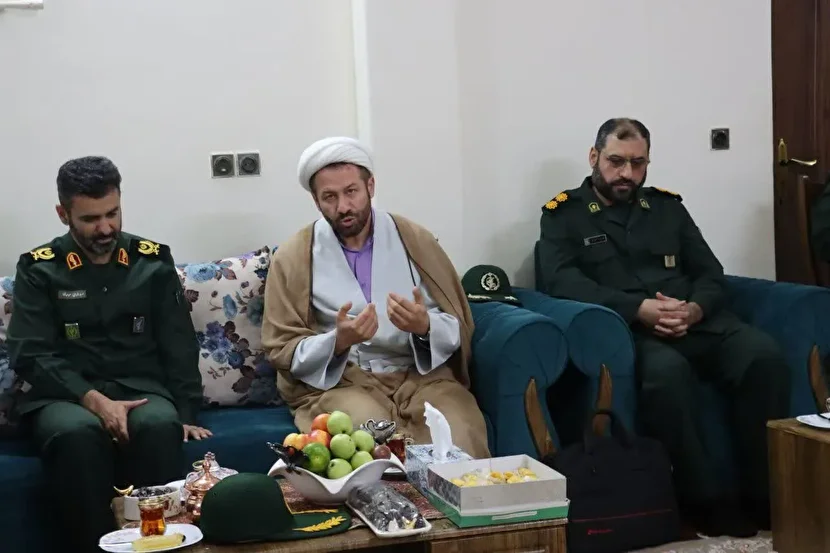 پایداری رزمندگان در برابر جبهه آمریکایی-صهیونیستی، الگوی بی‌بدیل نیروهای مسلح است