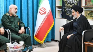 دیدار فرمانده نیروی زمینی سپاه با نماینده ولی‌فقیه در آذربایجان‌ غربی
