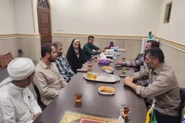جلوه‌ای از وحدت شیعه و اهل‌سنت در جنوب کشور/ دیدار صمیمانه فرمانده گردان کمیل تیپ میرزا کوچک‌خان با علمای کهورستان