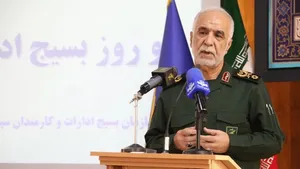 ریحانی: دشمن پس از ناکامی نظامی به دنبال شکاف در جامعه است