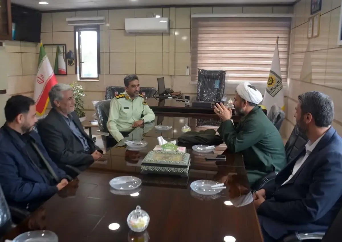 دیدار مسئولان مرکز بهداری و درمانگاه شبانه‌روزی اصحاب‌الحسین (ع) با فرمانده کلانتری قاسم‌آباد