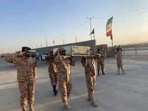 پاسداران نیروی زمینی سپاه در مرزهای جنوب غرب کشور میزبان پیکر مطهر شهید گمنام شدند